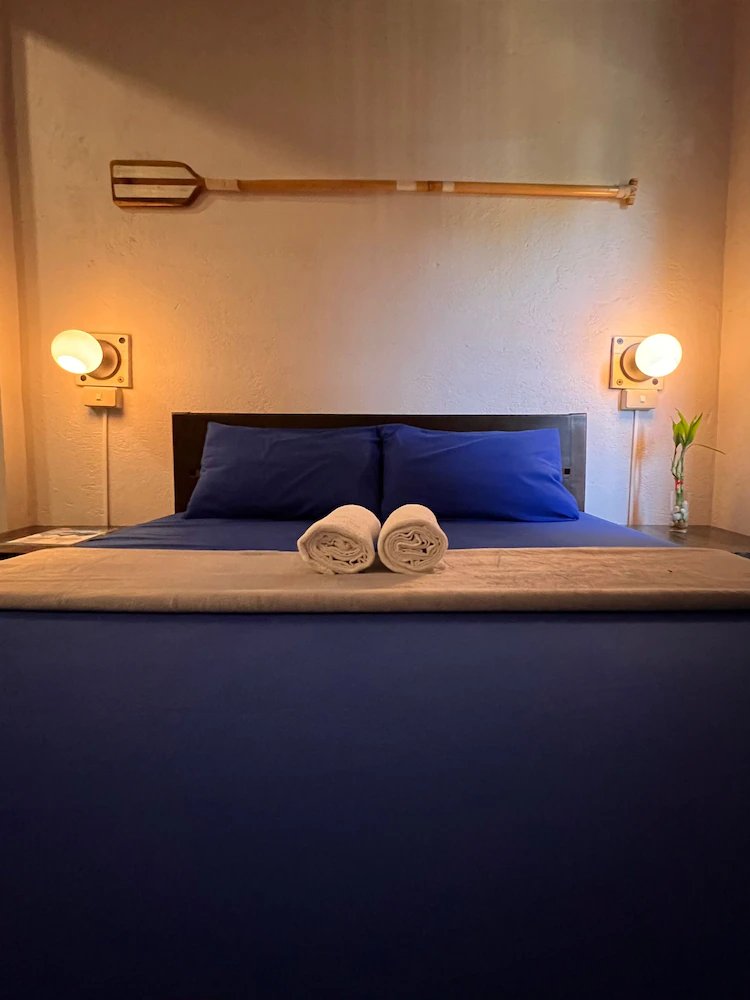 Island Lyfe Adventures Hotel
